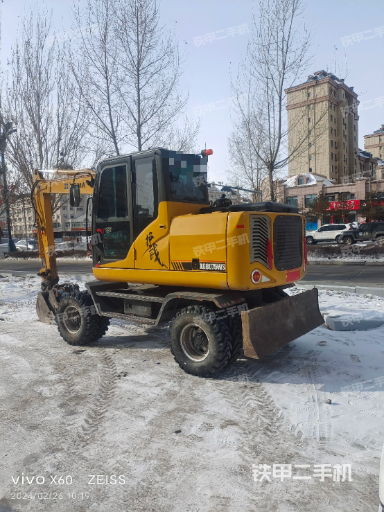 单侧履带整体（整机外观）