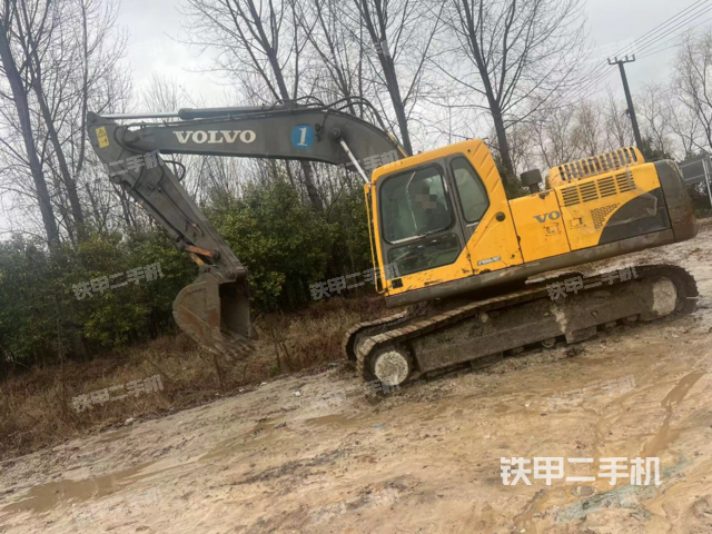 沃尔沃EC210BLR挖掘机