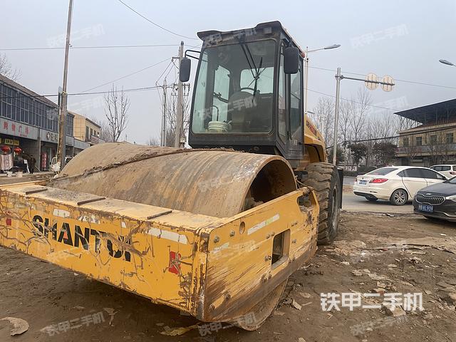 整机右后45°（设备外观及核心部件）