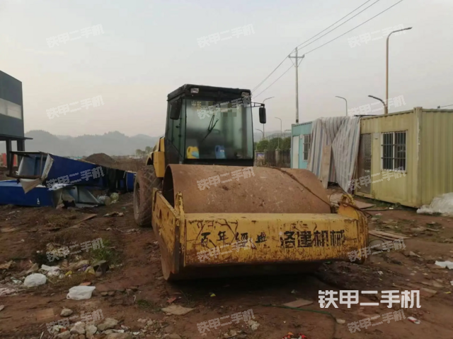 整机左侧（设备外观及核心部件）