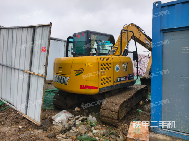 驾驶室顶部（整机外观）