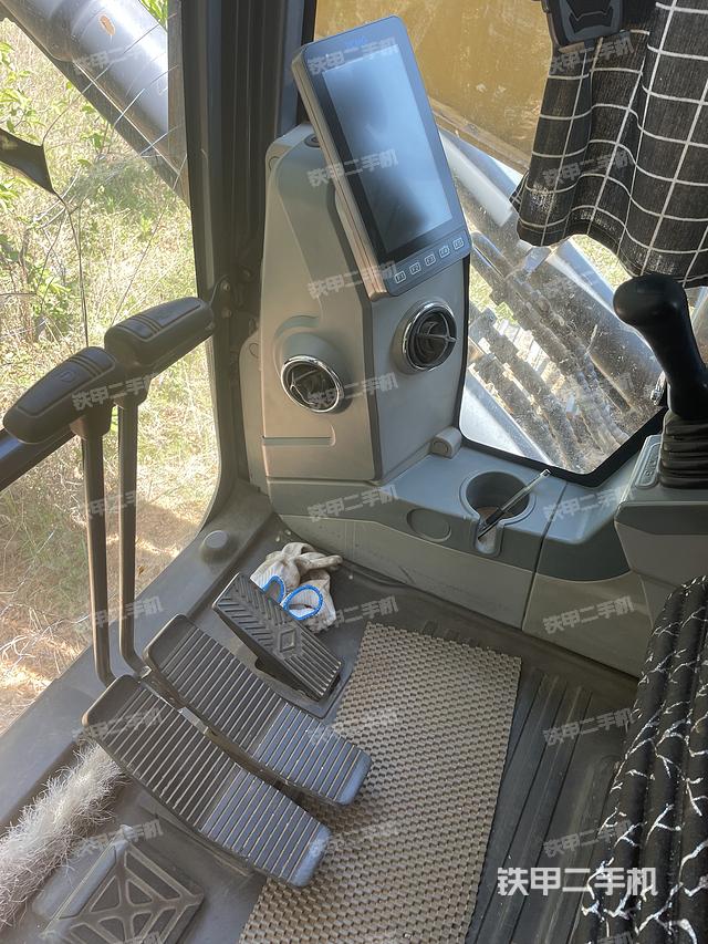 驾驶室整体（整机外观）