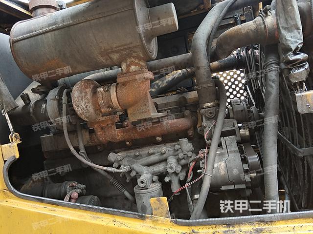 发动机右侧（整机外观及大件）