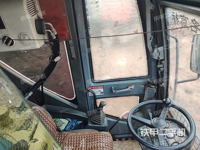 驾驶室整体（整机外观）