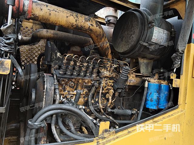 发动机左侧（整机外观及大件）