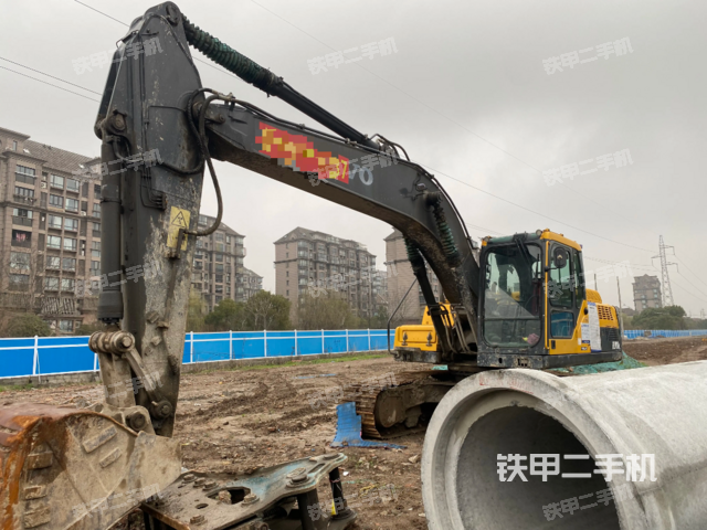 沃尔沃EC210B挖掘机
