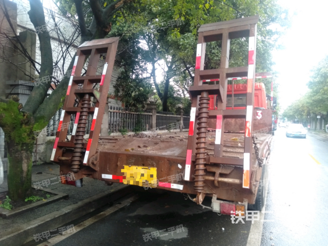 整机右后45°（设备外观及核心部件）