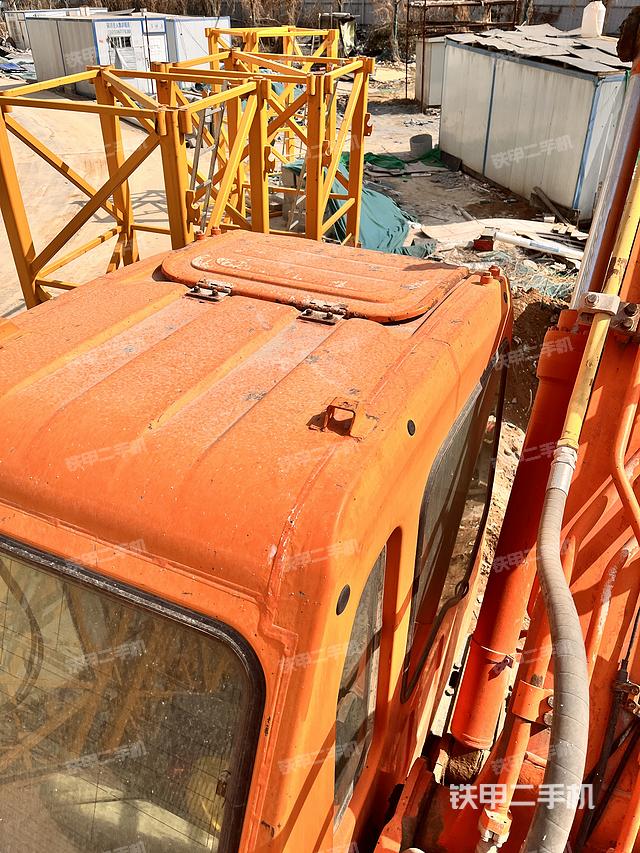 驾驶室顶部（整机外观）