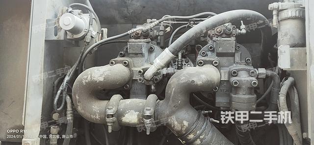 液压泵舱室正面整体（整机外观）