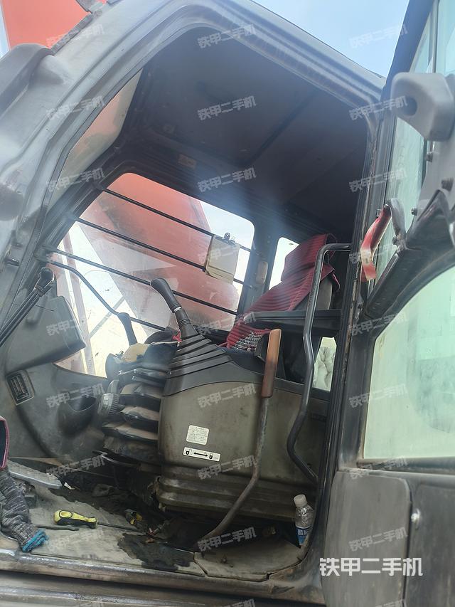 驾驶室整体（整机外观）