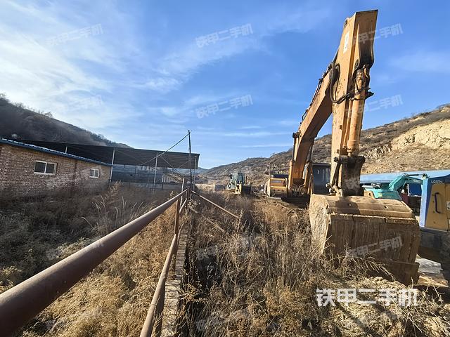现代R385LC-9T挖掘机