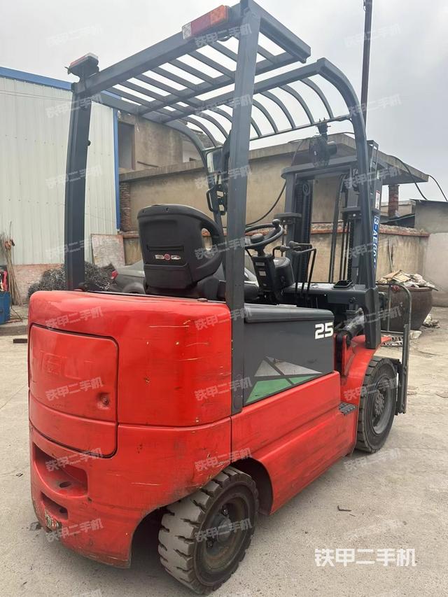 整机右后45°（设备外观及核心部件）