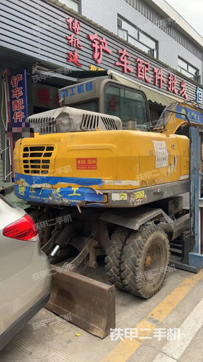 驾驶室顶部（整机外观）