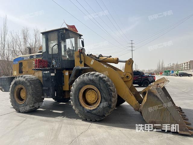 山工SEM652B装载机