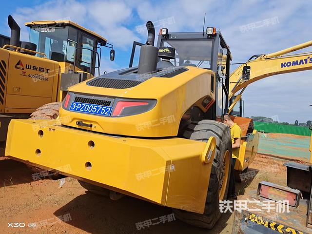 整机右后45°（设备外观及核心部件）