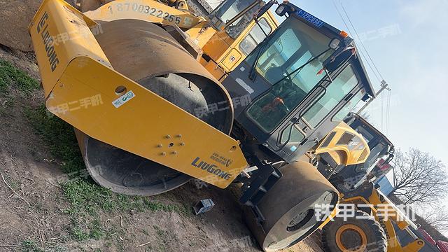 整机左侧（设备外观及核心部件）