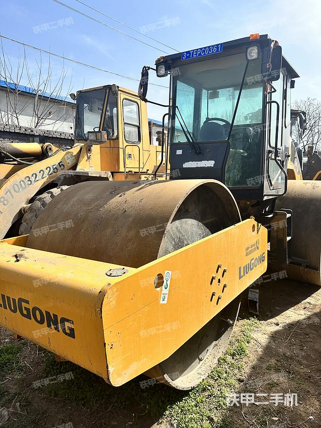 柳工CLG624压路机