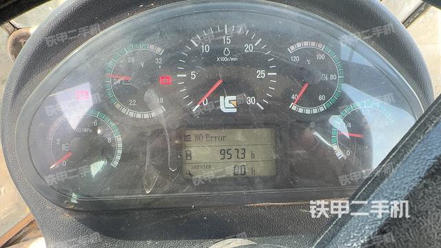 驾驶室操作台（设备外观及核心部件）