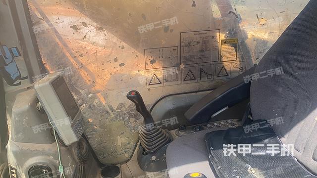 驾驶室整体（整机外观）