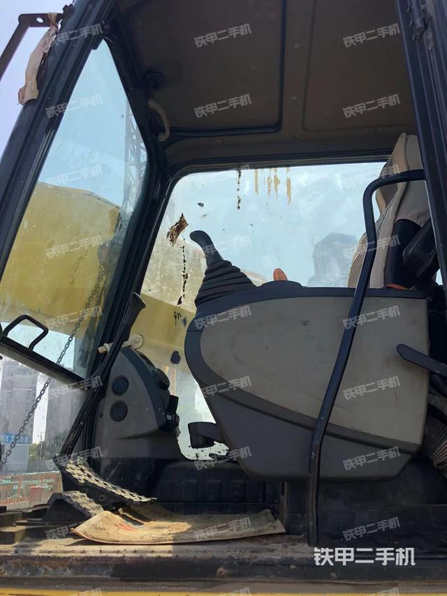 驾驶室整体（整机外观）