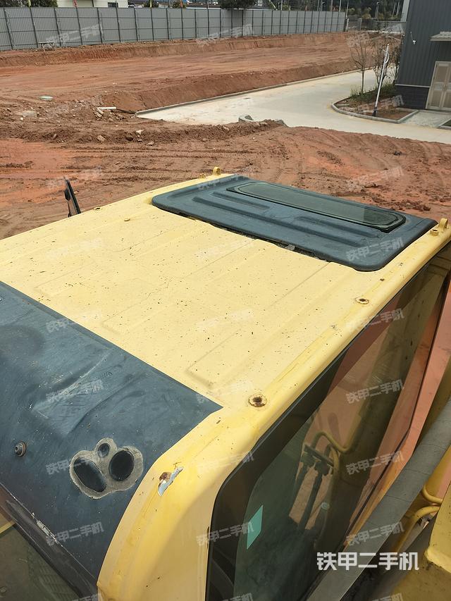 驾驶室顶部（整机外观）