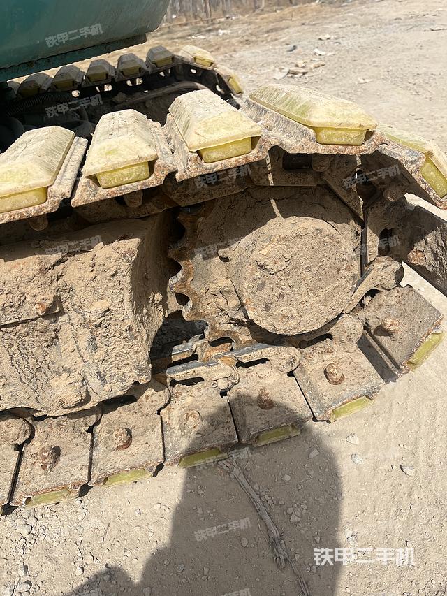 回转马达和主控阀（整机外观）