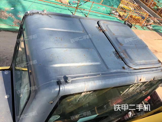 驾驶室顶部（整机外观）