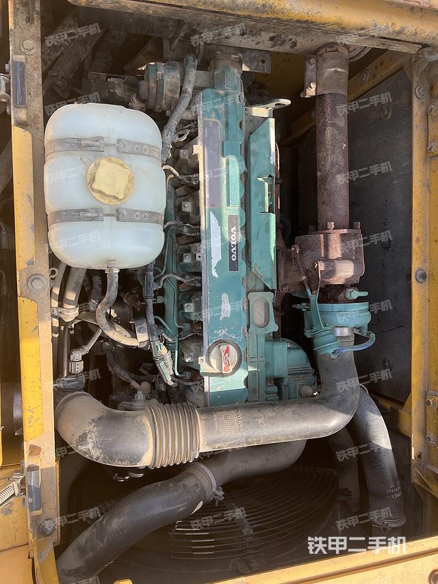 发动机整体俯视（整机外观）