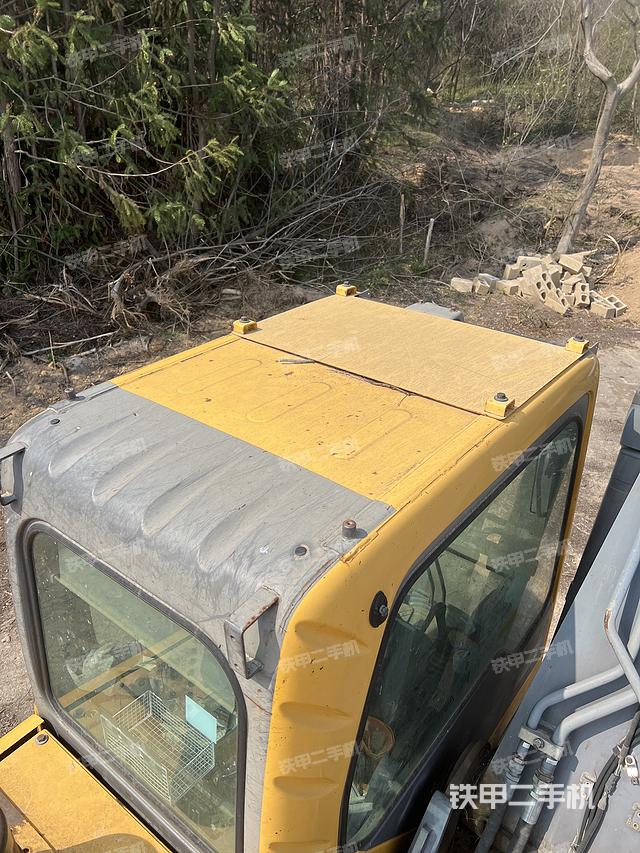 驾驶室顶部（整机外观）