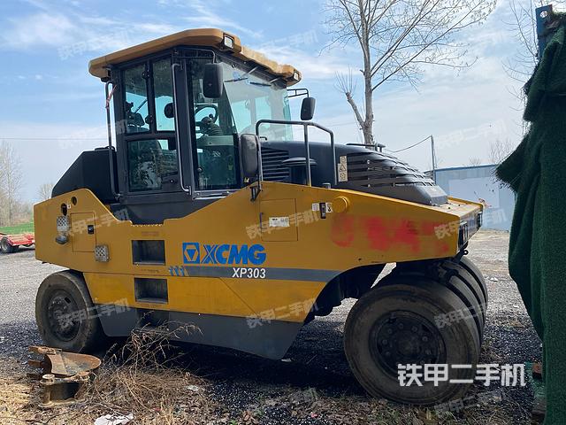 整机右侧（设备外观及核心部件）