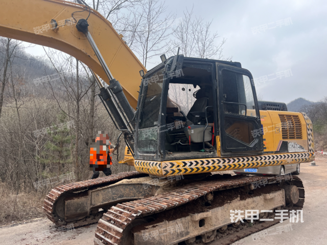 驾驶室整体（整机外观）