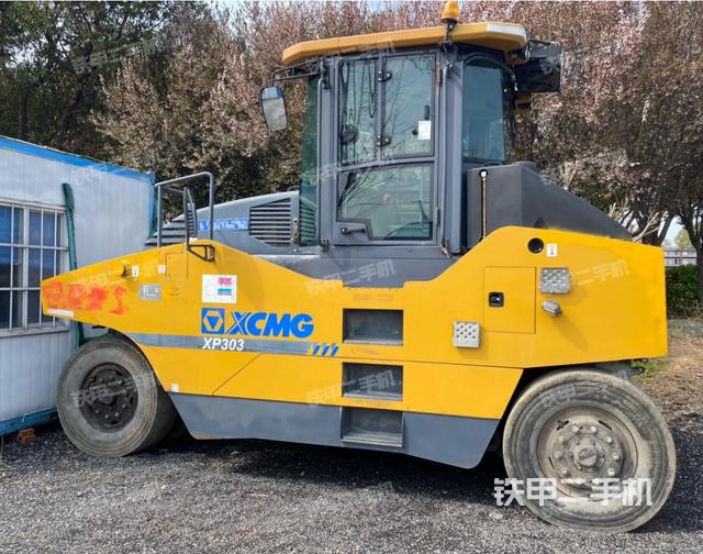 整机右后45°（设备外观及核心部件）