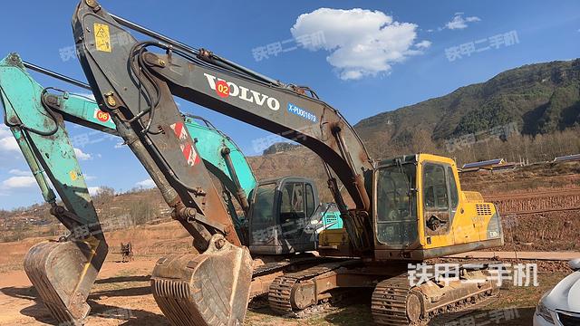 沃尔沃EC210B挖掘机