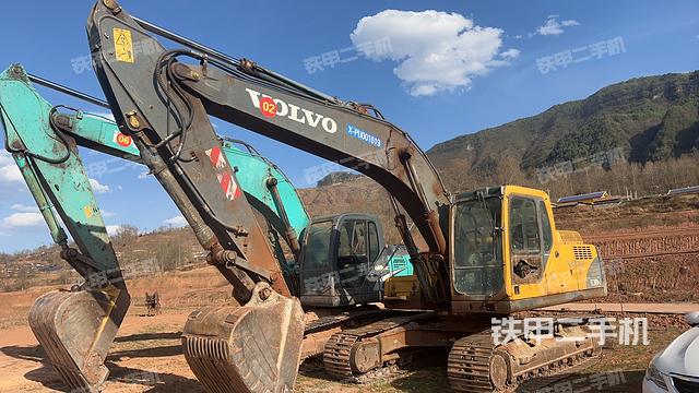 沃尔沃EC210B挖掘机