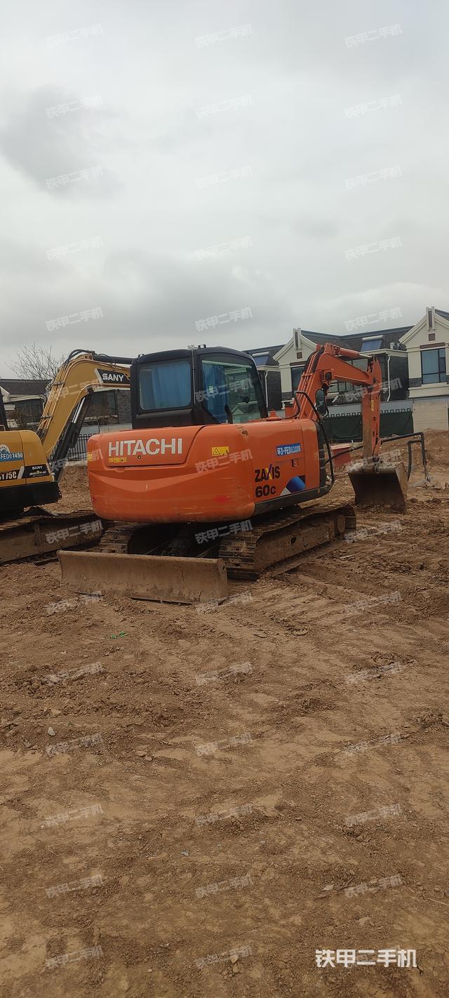 回转马达和主控阀（整机外观）