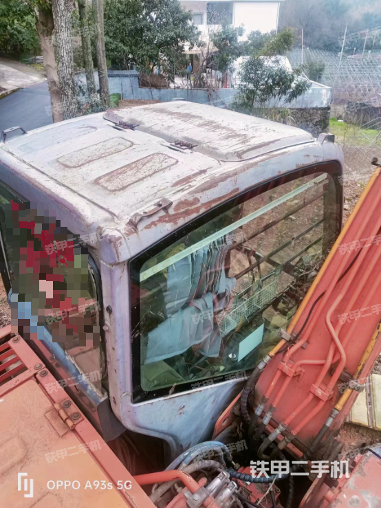 驾驶室顶部（整机外观）