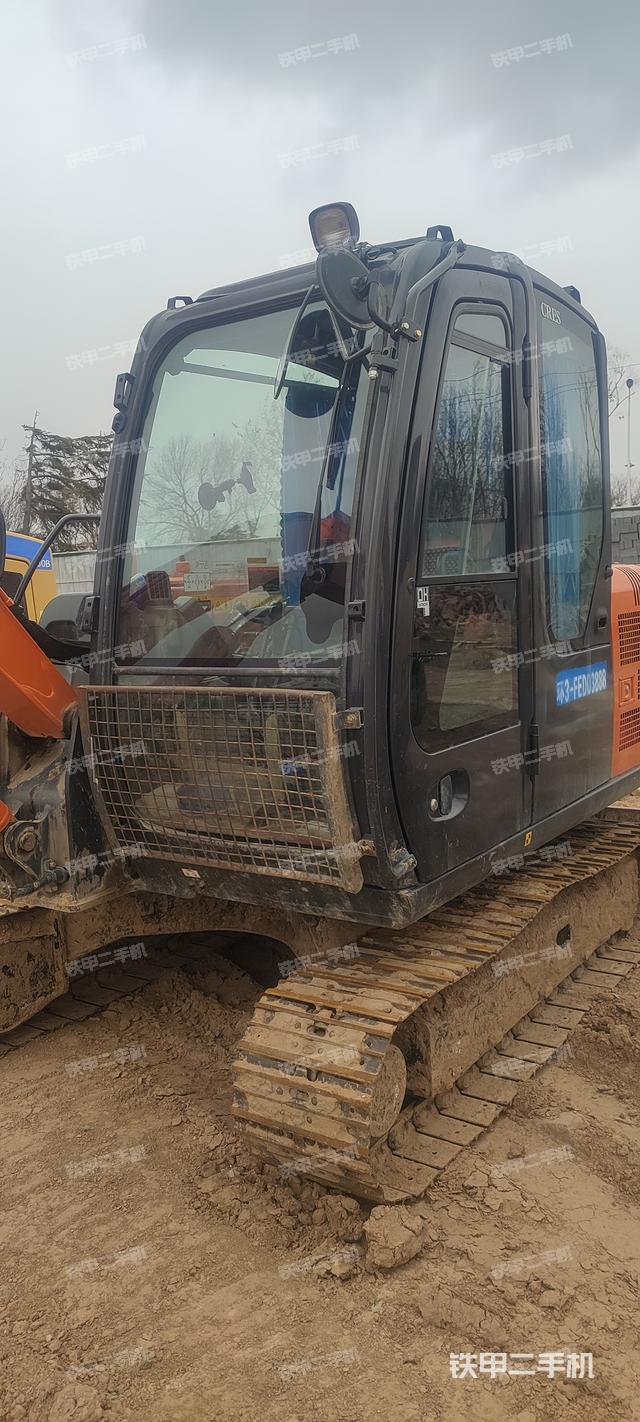 单侧履带整体（整机外观）