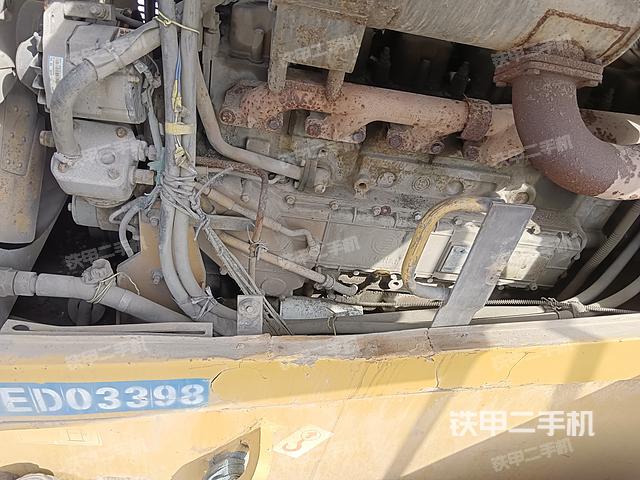 发动机右侧（整机外观及大件）