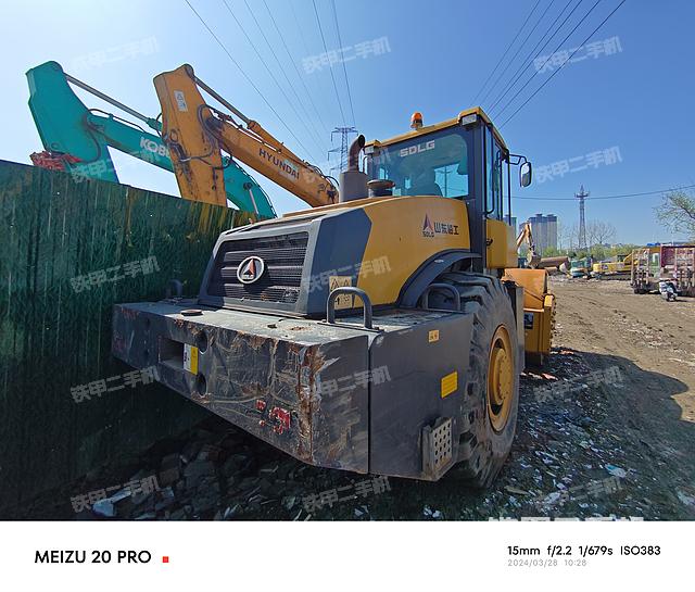 整机右后45°（设备外观及核心部件）