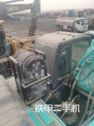 驾驶室顶部（整机外观）