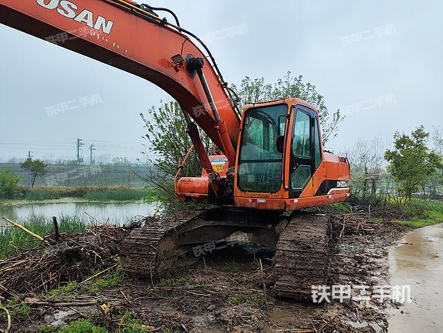 斗山DH220LC-7挖掘机