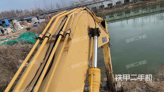 驾驶室顶部（整机外观）