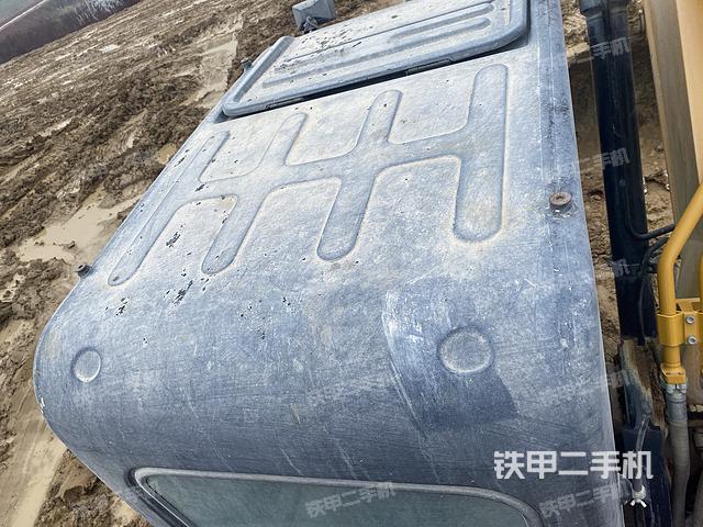 驾驶室顶部（整机外观）