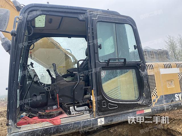 驾驶室整体（整机外观）