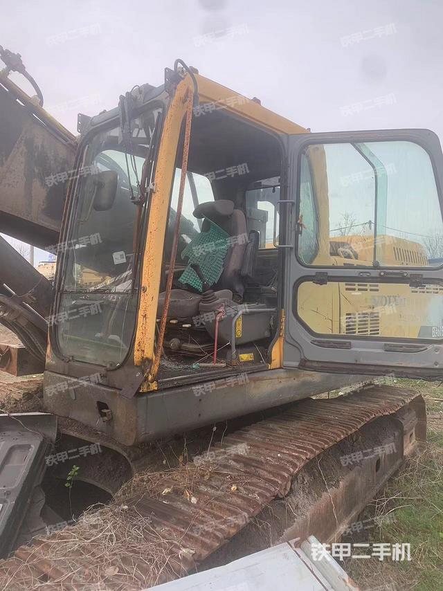 驾驶室整体（整机外观）