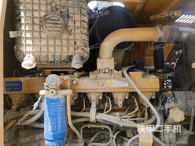 发动机左侧（整机外观及大件）