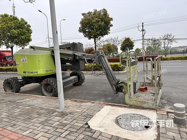 驾驶室操作台（设备外观及核心部件）