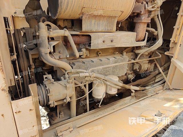 发动机右侧（整机外观及大件）