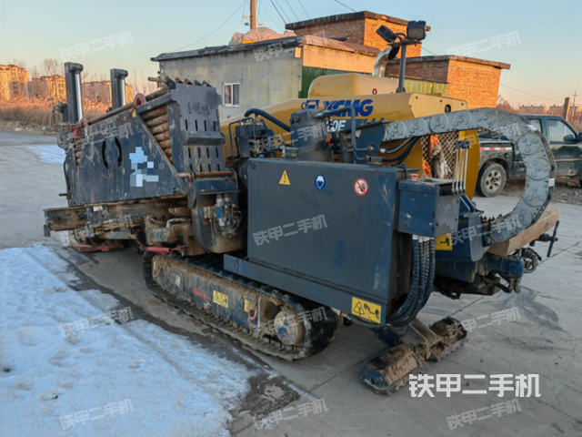 整机右后45°（设备外观及核心部件）