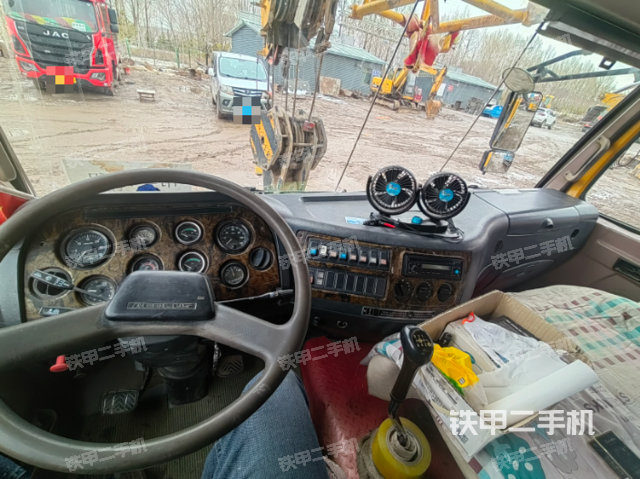 驾驶室操作台（设备外观及核心部件）